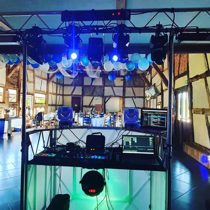 Animation personnalisée et conviviale pour votre soirée d’entreprise.