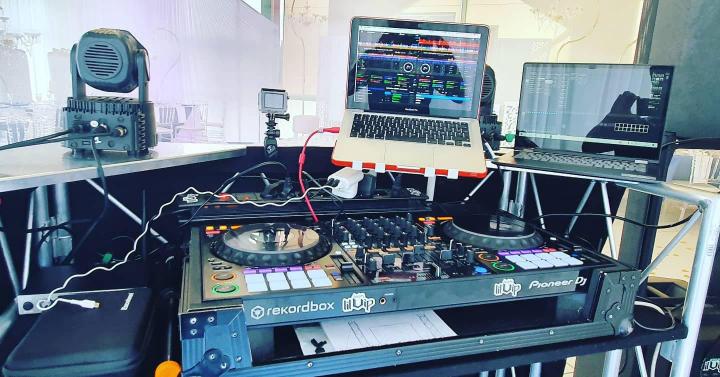 Un DJ mariage pour animer votre jour J selon vos envies.